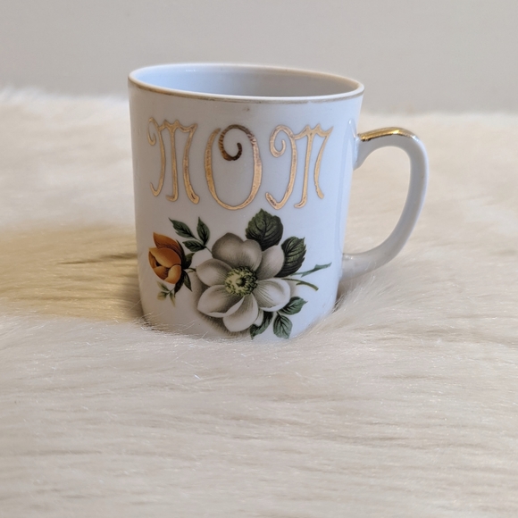 Vintage white with pretty flowers and gold trim mom mug.